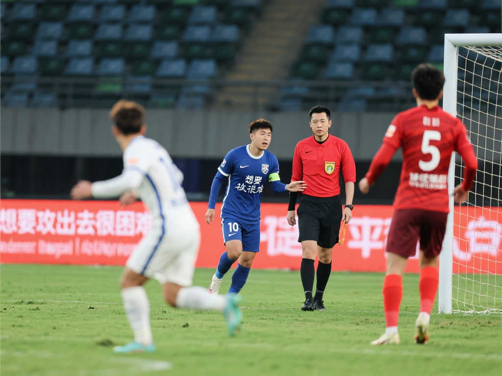 李源一:人数劣势下,进攻变得异常艰难 李源一:人数劣势下,进攻变得异常艰难